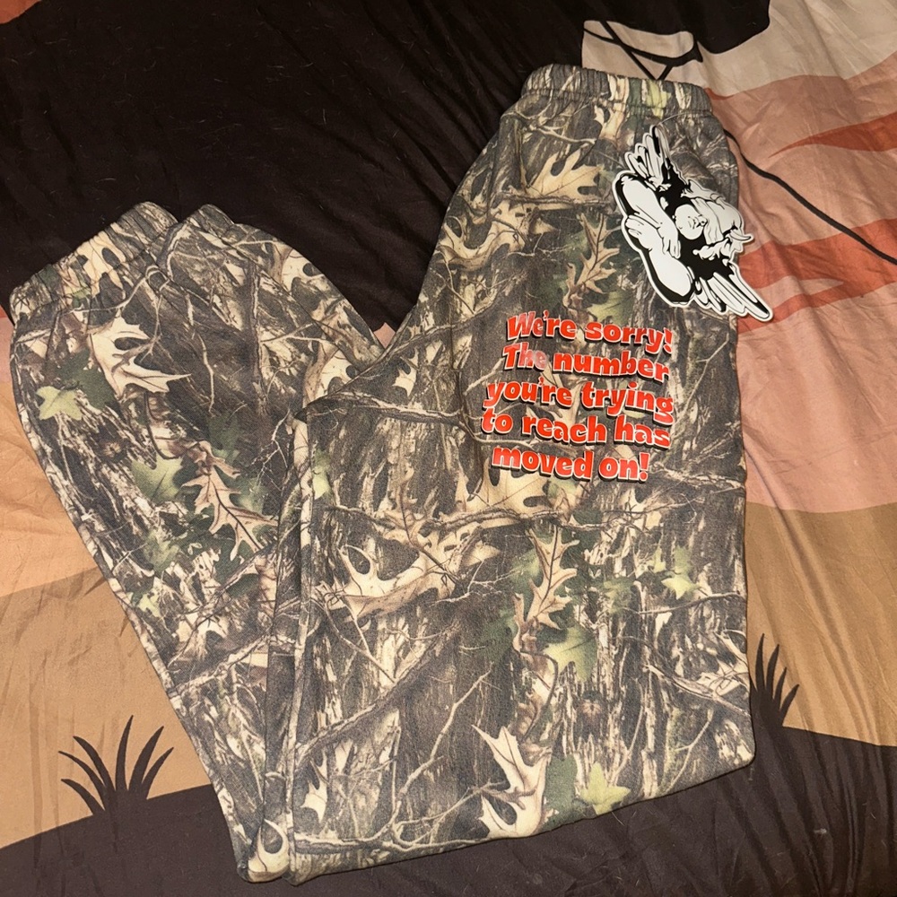 Boys Lie Camouflage Pants with Graphic Print